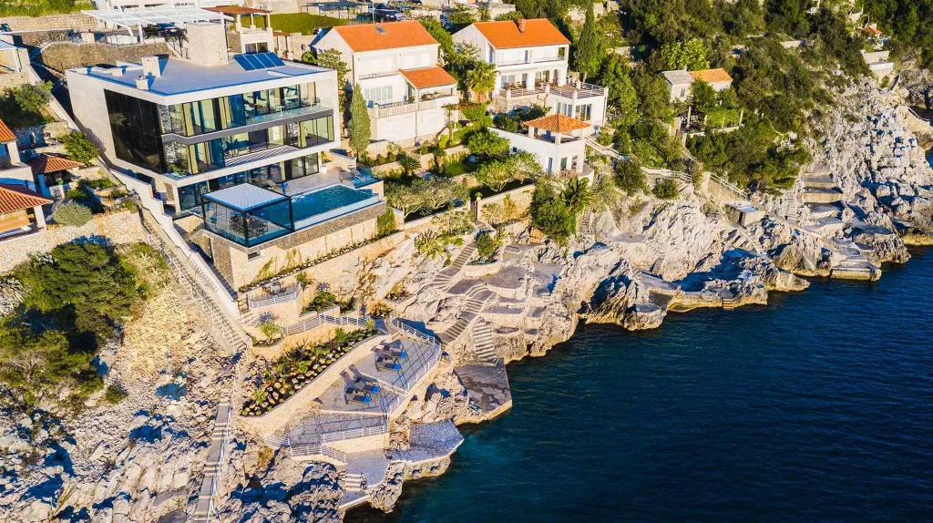 Štikovica 6-Bedroom Villa for 12 with Infinity Pool