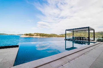 Štikovica 6-Bedroom Villa for 12 with Infinity Pool