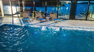 Štikovica 6-Bedroom Villa for 12 with Infinity Pool