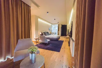 Štikovica 6-Bedroom Villa for 12 with Infinity Pool