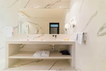 Štikovica 6-Bedroom Villa for 12 with Infinity Pool