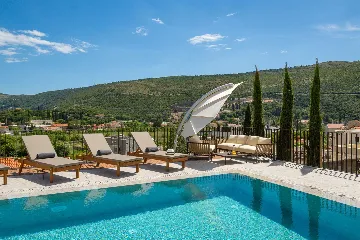 3-Bedroom Villa with Heated Pool in Dubrovnik