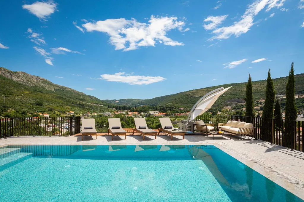 3-Bedroom Villa with Heated Pool in Dubrovnik