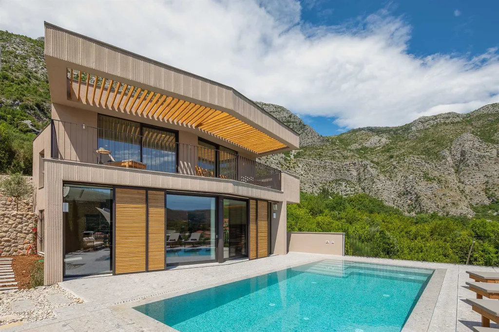 3-Bedroom Villa with Heated Pool in Dubrovnik