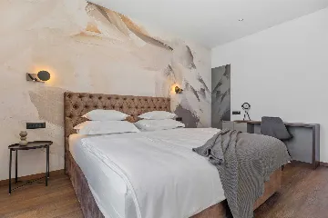 5-Bedroom Villa for 10 with Heated Infinity Pool, Omiš