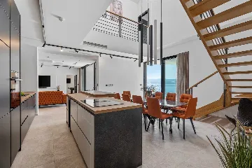 5-Bedroom Villa for 10 with Heated Infinity Pool, Omiš