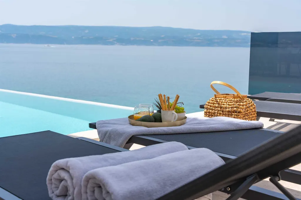 5-Bedroom Villa for 10 with Heated Infinity Pool, Omiš