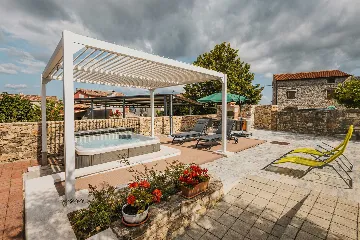 Brtonigla Villa for 4 Guests with Whirlpool