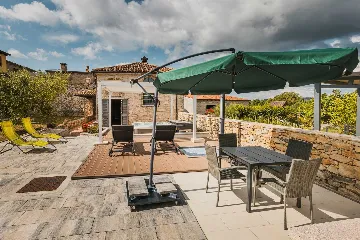 Brtonigla Villa for 4 Guests with Whirlpool
