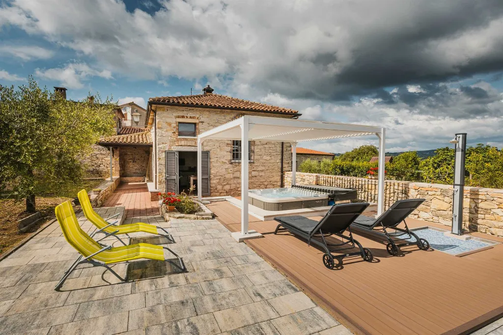 Brtonigla Villa for 4 Guests with Whirlpool