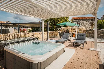 Brtonigla Villa for 4 Guests with Whirlpool