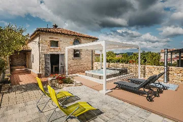 Brtonigla Villa for 4 Guests with Whirlpool