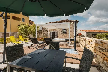 Brtonigla Villa for 4 Guests with Whirlpool