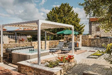 Brtonigla Villa for 4 Guests with Whirlpool
