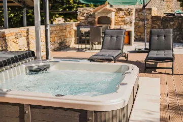 Brtonigla Villa for 4 Guests with Whirlpool