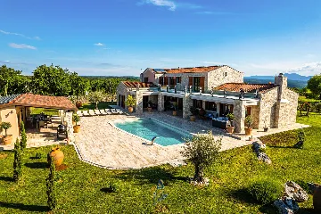 Barban Villa for 8 Guests with Heated Pool