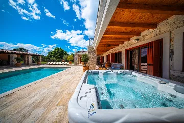 Barban Villa for 8 Guests with Heated Pool