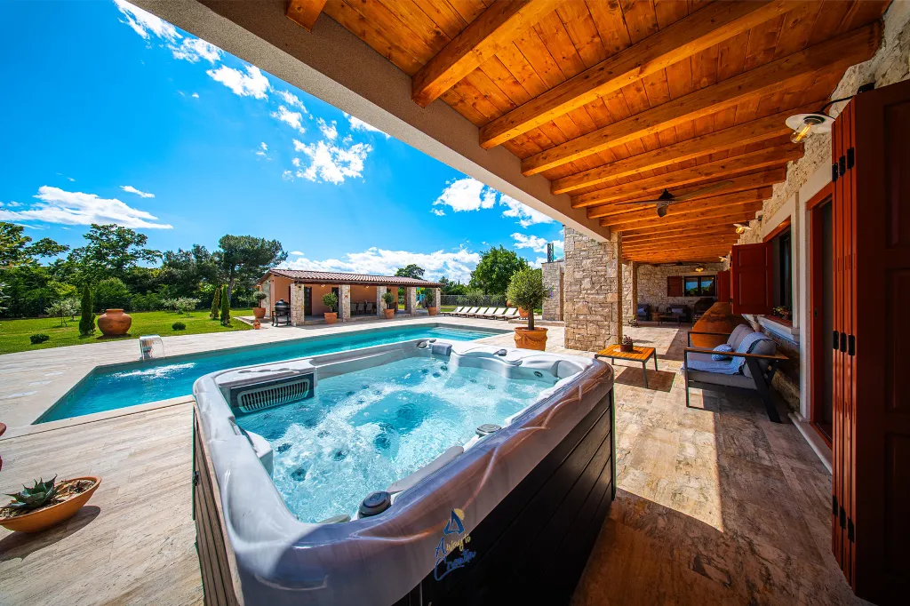 Barban Villa for 8 Guests with Heated Pool