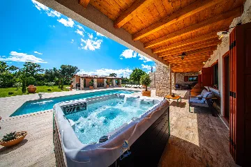 Barban Villa for 8 Guests with Heated Pool