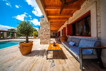 Barban Villa for 8 Guests with Heated Pool