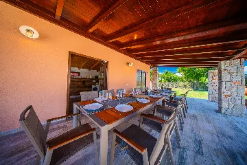 Barban Villa for 8 Guests with Heated Pool