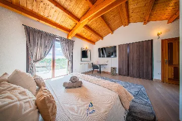 Barban Villa for 8 Guests with Heated Pool