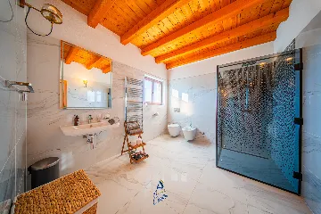 Barban Villa for 8 Guests with Heated Pool