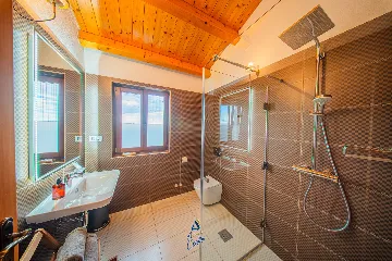 Barban Villa for 8 Guests with Heated Pool