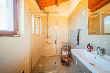 Barban Villa for 8 Guests with Heated Pool