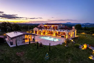 Barban Villa for 8 Guests with Heated Pool