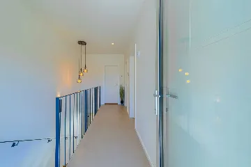 4-Bedroom Villa with Heated Pool for 8 in Bobovisca