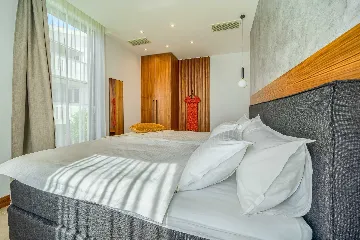 Zatoglav 5-Bed Villa with Heated Pool (Sleeps 10)