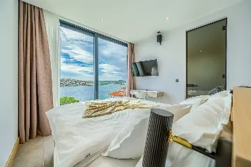 Zatoglav 5-Bed Villa with Heated Pool (Sleeps 10)