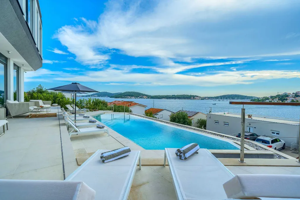 Zatoglav 5-Bed Villa with Heated Pool (Sleeps 10)