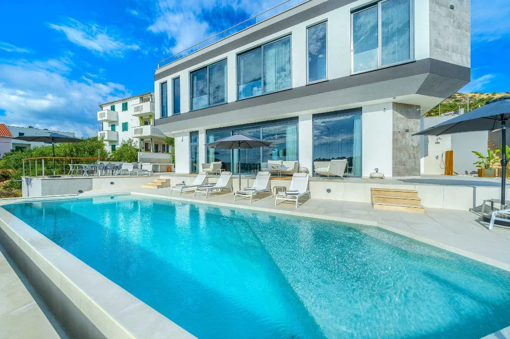 Zatoglav 5-Bed Villa with Heated Pool (Sleeps 10)