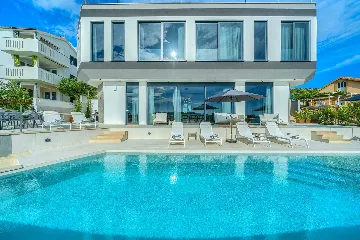 Zatoglav 5-Bed Villa with Heated Pool (Sleeps 10)