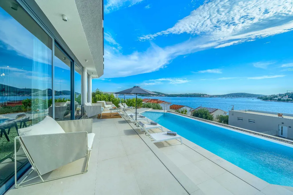 Zatoglav 5-Bed Villa with Heated Pool (Sleeps 10)