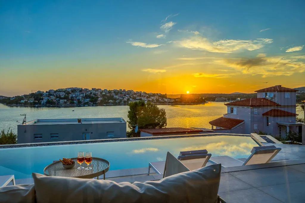 Zatoglav 5-Bed Villa with Heated Pool (Sleeps 10)