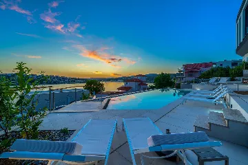 Zatoglav 5-Bed Villa with Heated Pool (Sleeps 10)