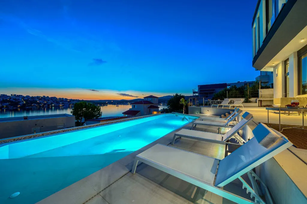 Zatoglav 5-Bed Villa with Heated Pool (Sleeps 10)