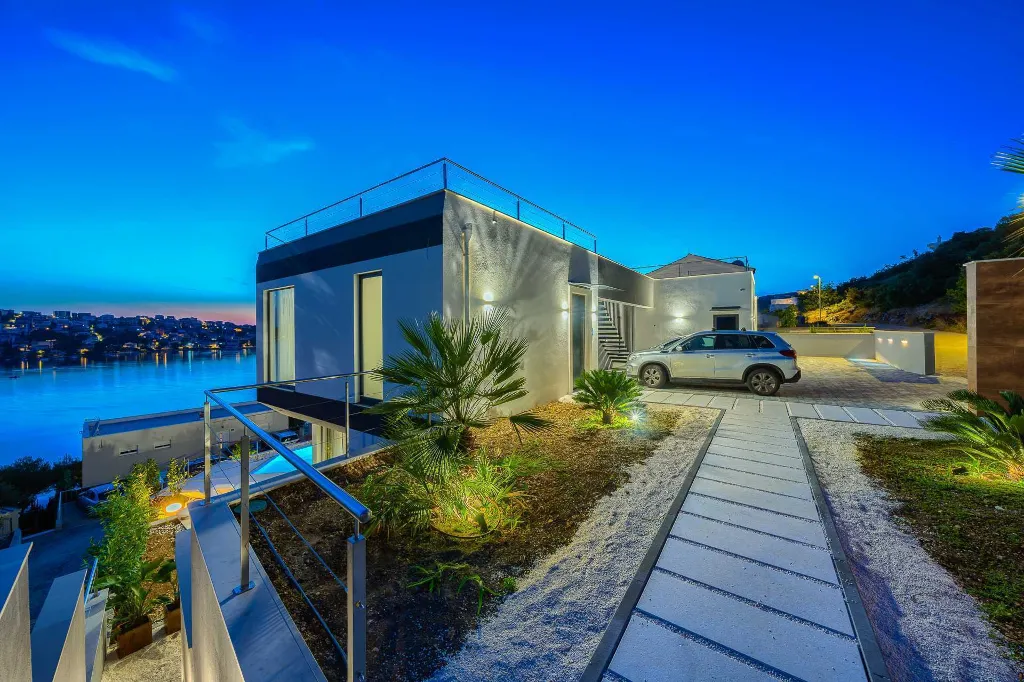 Zatoglav 5-Bed Villa with Heated Pool (Sleeps 10)