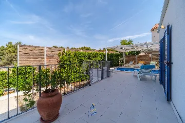 Milna Brač Villa with Heated Pool and Sea Views