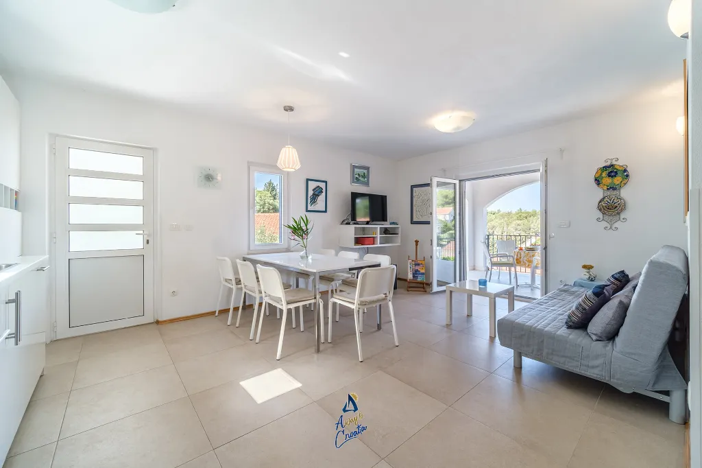 Milna Brač Villa with Heated Pool and Sea Views