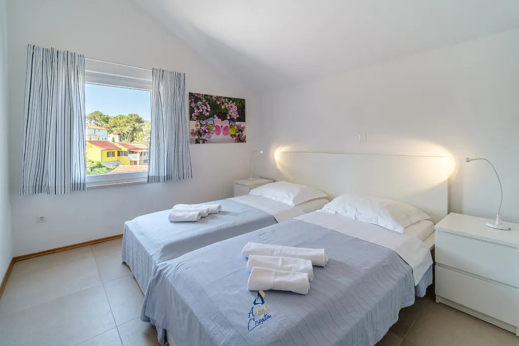 Milna Brač Villa with Heated Pool and Sea Views