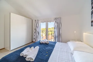 Milna Brač Villa with Heated Pool and Sea Views