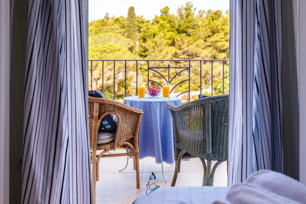 Milna Brač Villa with Heated Pool and Sea Views