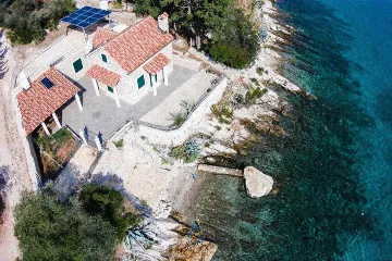 Stari Grad Holiday House with Private Beach & Mooring