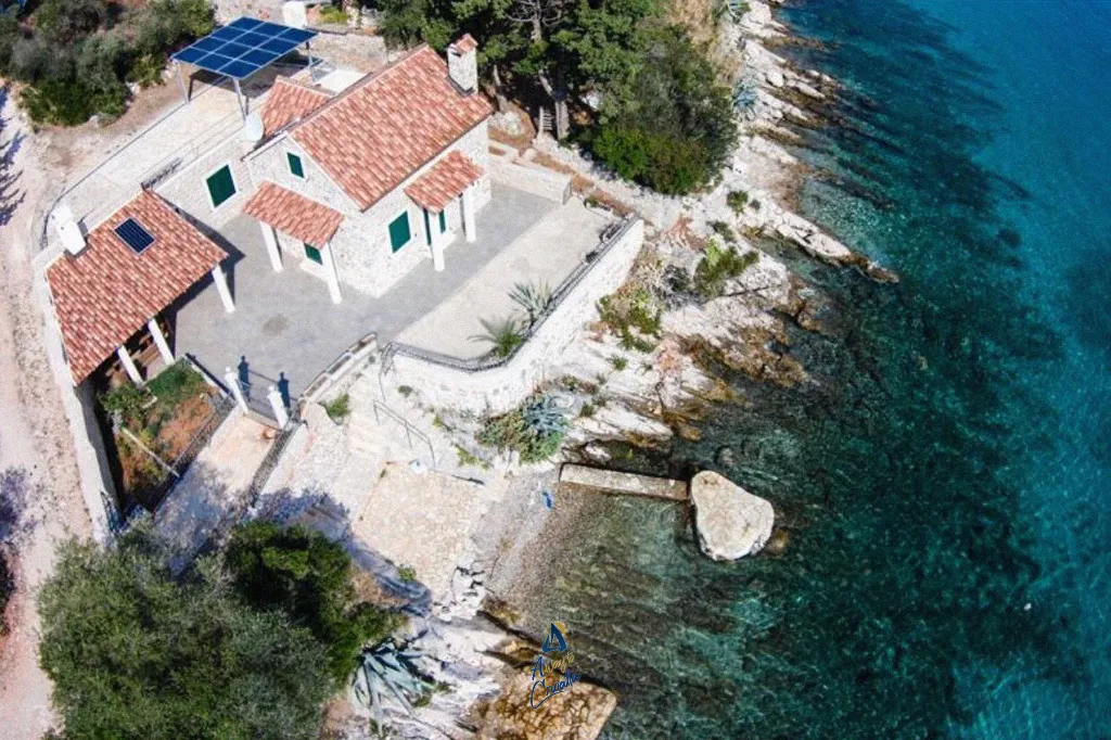 Stari Grad Holiday House with Private Beach & Mooring