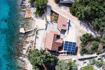 Stari Grad Holiday House with Private Beach & Mooring