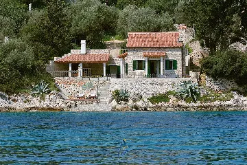 Stari Grad Holiday House with Private Beach & Mooring